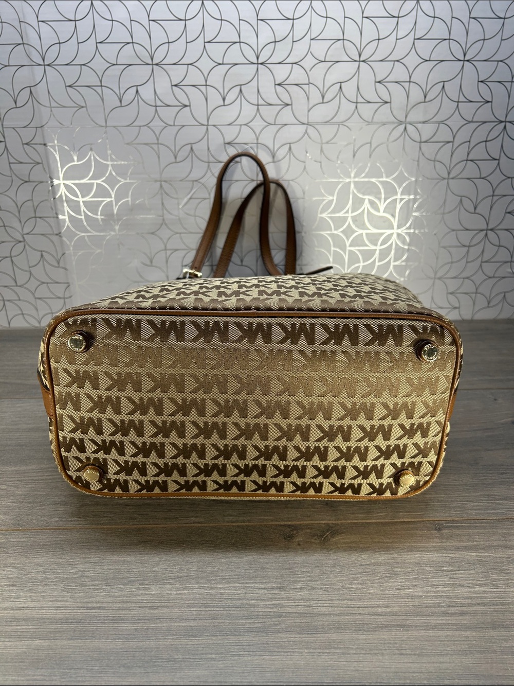 8735 NWT Michael Kors Brown MK Signature Tote Bag - Picture 3 of 11
